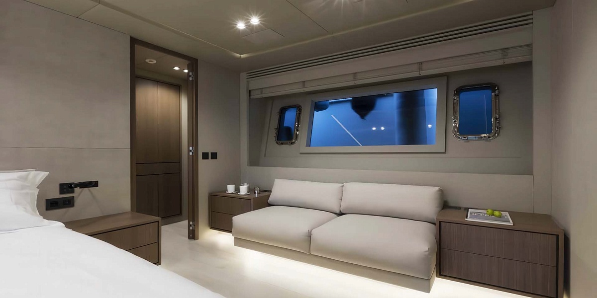 Аренда мега яхты Mangusta 110 Fanamax во Франции